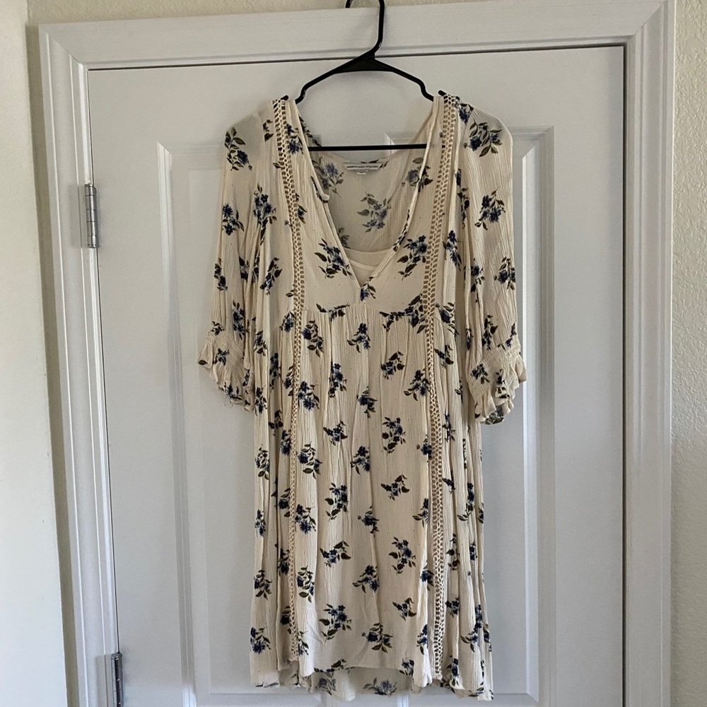 American Eagle Cream Floral Dress Size M